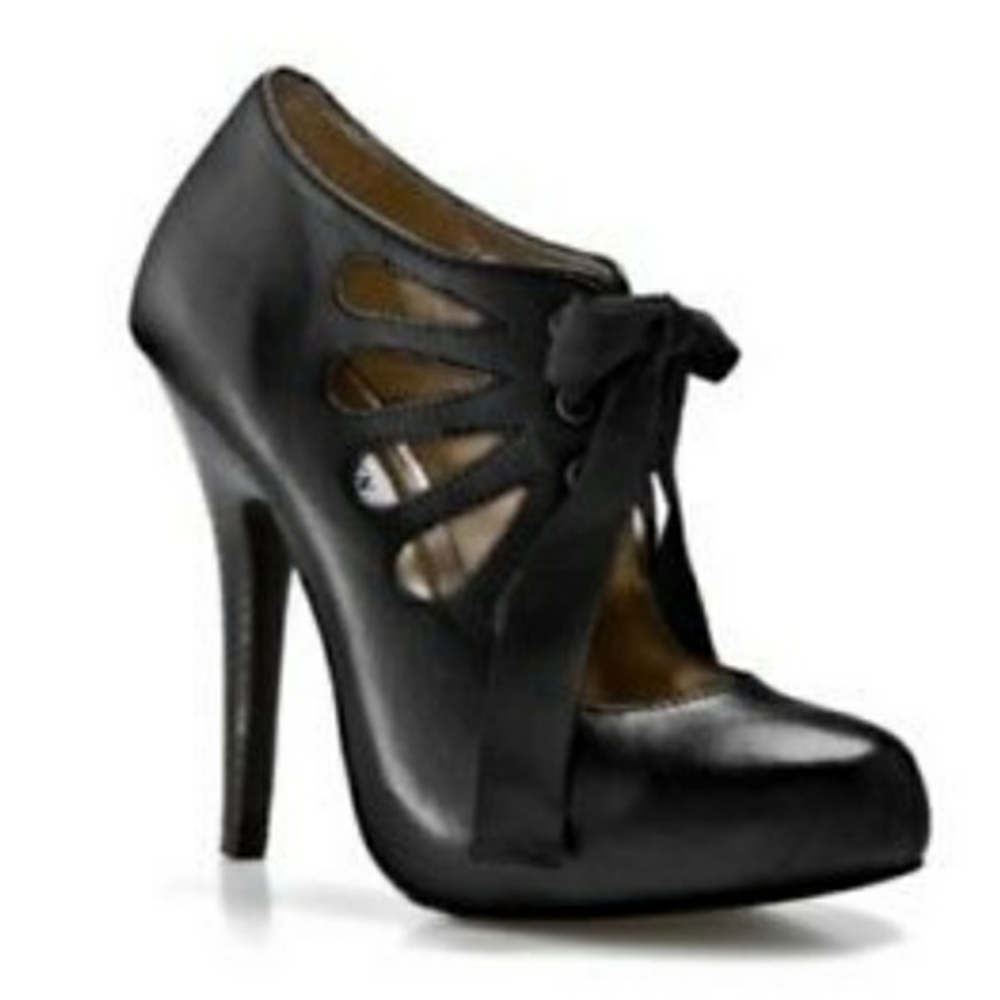 Steve Madden Missy Lace Up Pumps